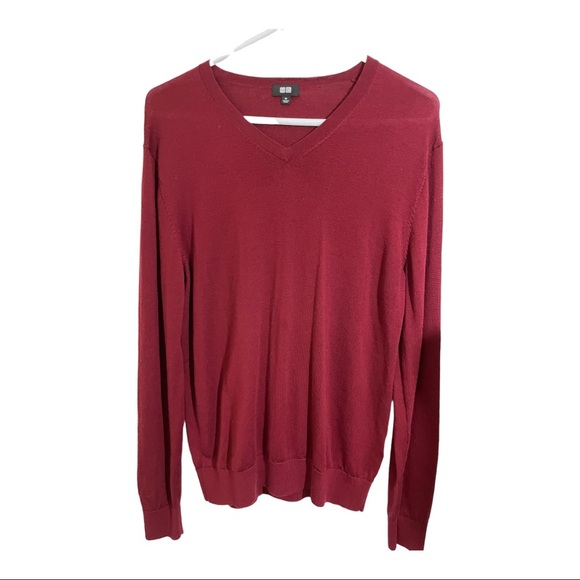 Uniqlo mens V-Neck sweater pure new wool. Long sleeve size medium. Maroone - Picture 2 of 9